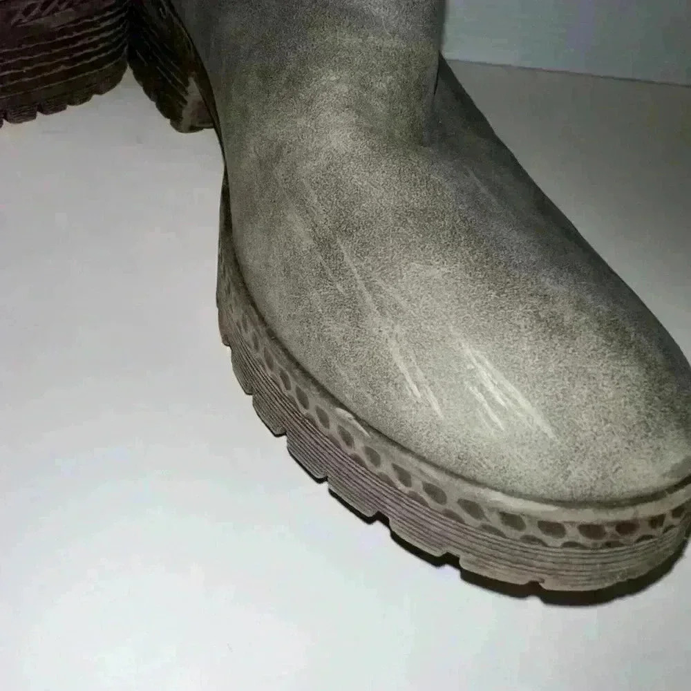 Maurice’s Smokey Grey Ankle Bootie with Zippers on the back. Women’s Size 7 1/2. - Picture 10 of 13